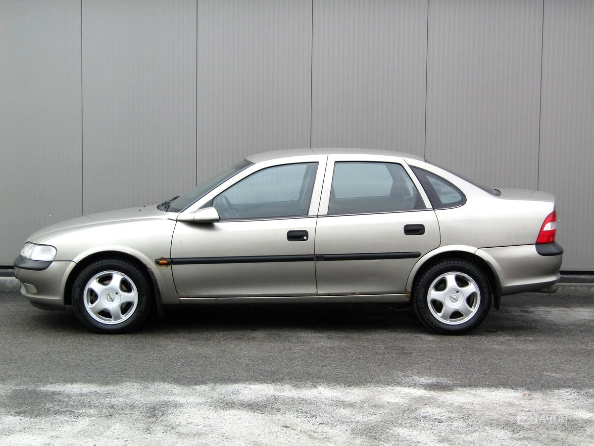 Opel Vectra, 1998 - pohled č. 8