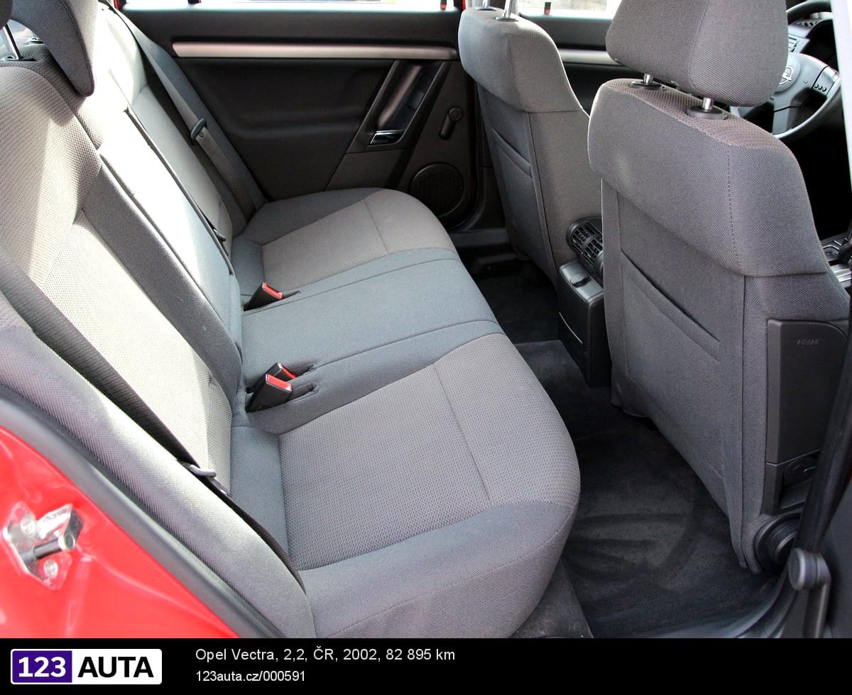 Opel Vectra, 2002 - pohled č. 16