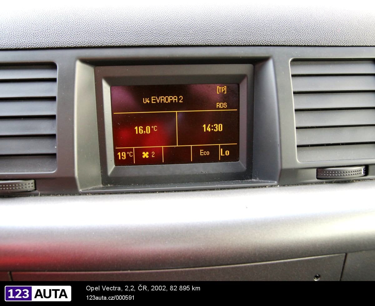 Opel Vectra, 2002 - pohled č. 18
