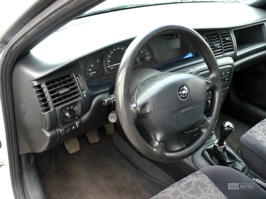 Opel Vectra, 1998 - pohled č. 10