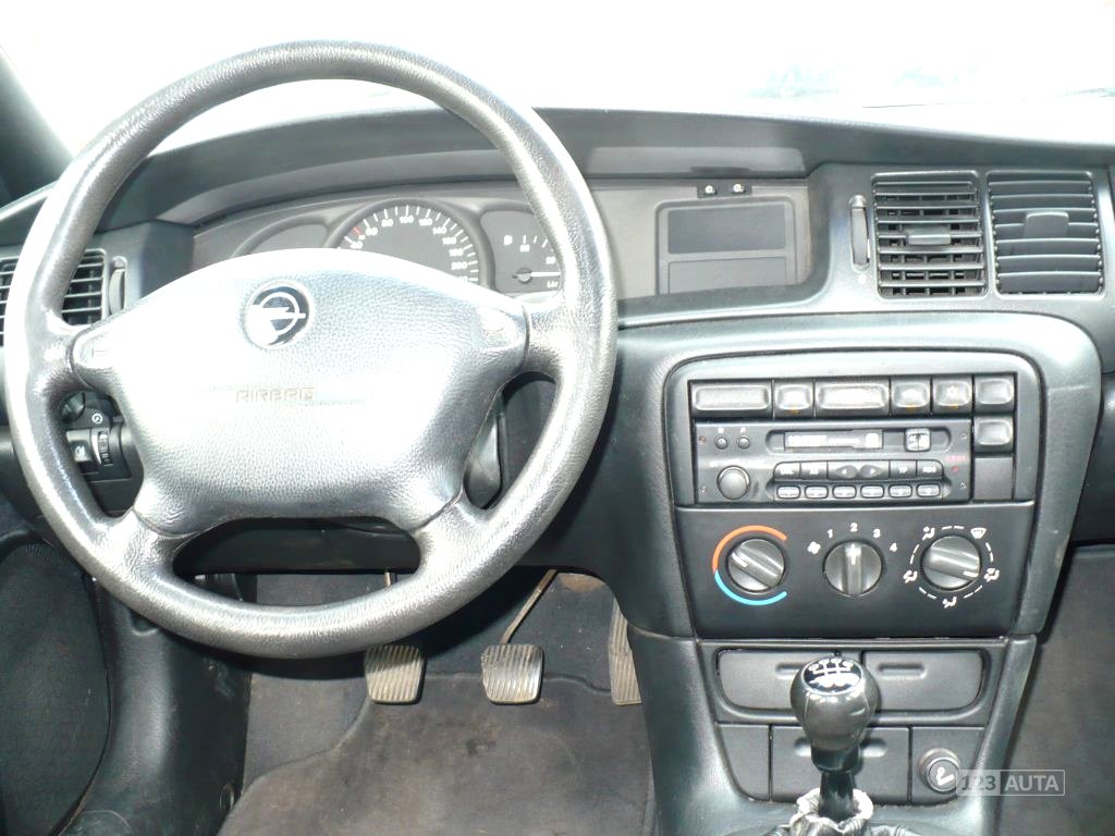 Opel Vectra, 1998 - pohled č. 11