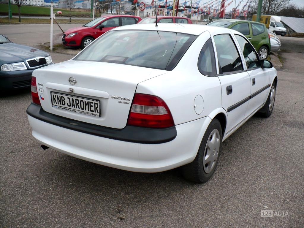 Opel Vectra, 1998 - pohled č. 7