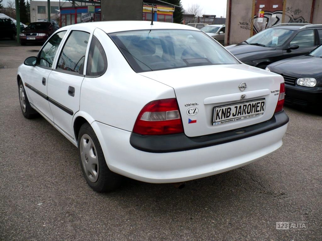 Opel Vectra, 1998 - pohled č. 8