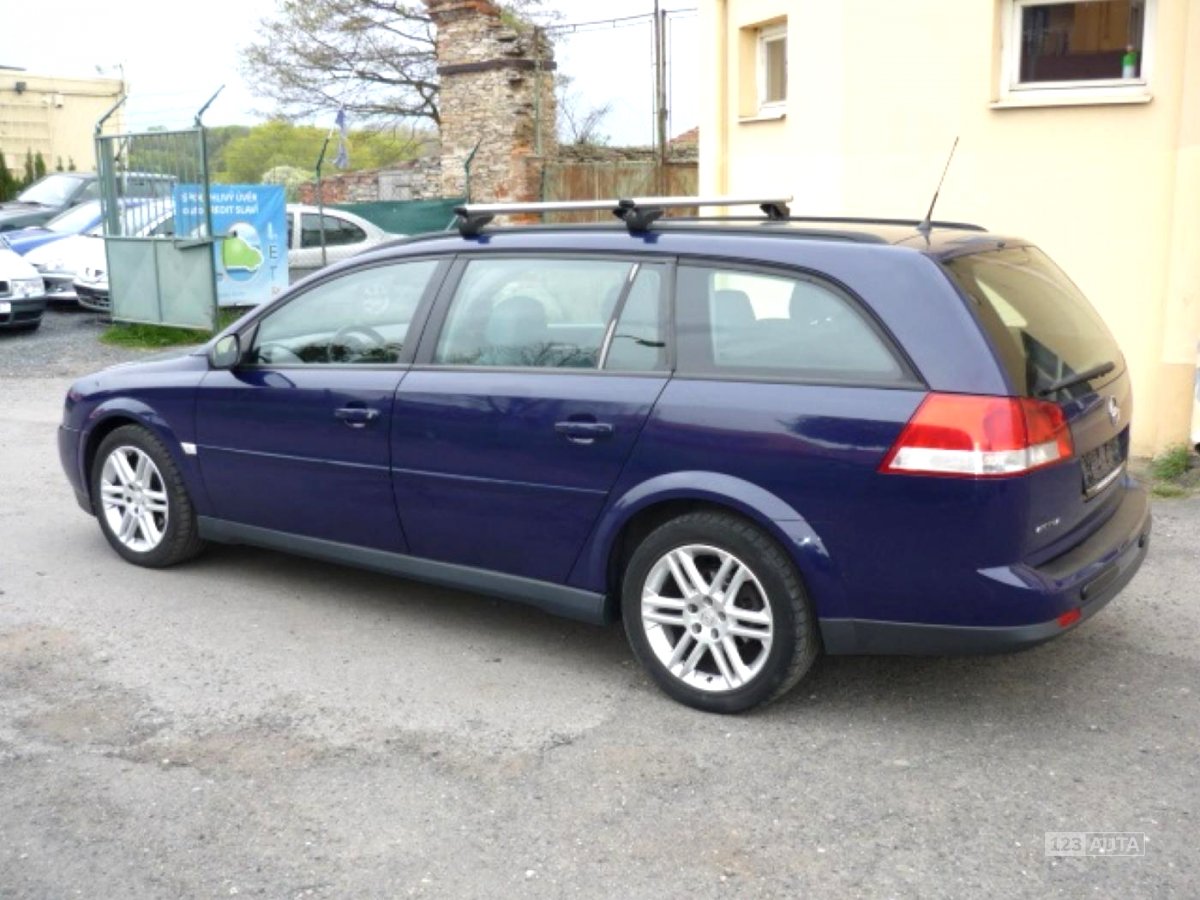 Opel Vectra, 2004 - pohled č. 6