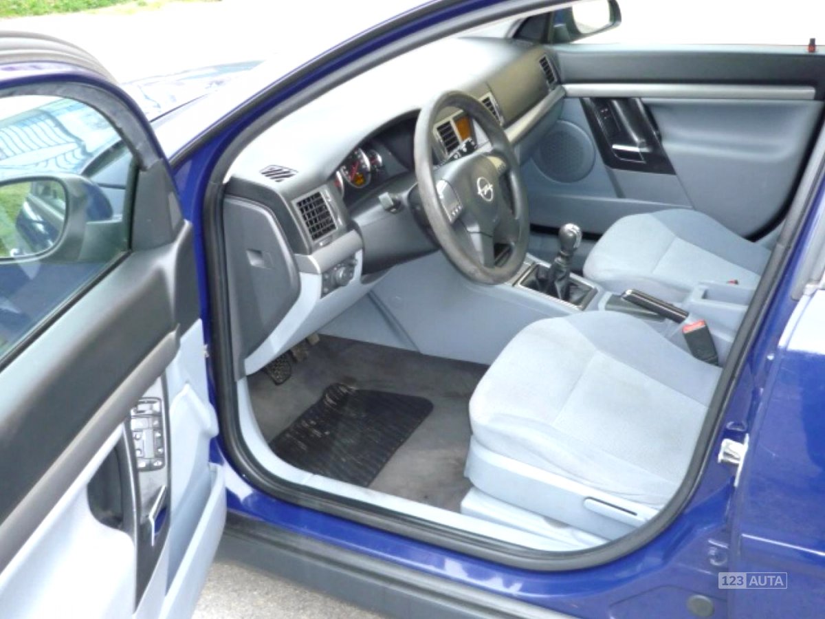 Opel Vectra, 2004 - pohled č. 9