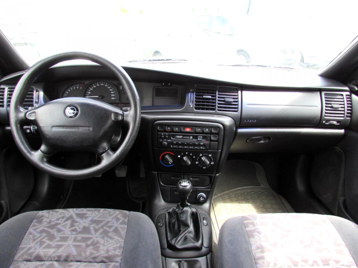 Opel Vectra, 1996 - pohled č. 17