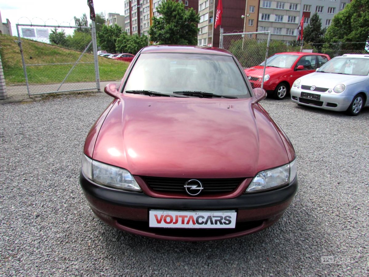 Opel Vectra, 1996 - pohled č. 2
