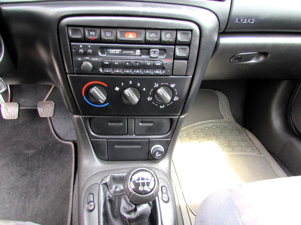 Opel Vectra, 1996 - pohled č. 22