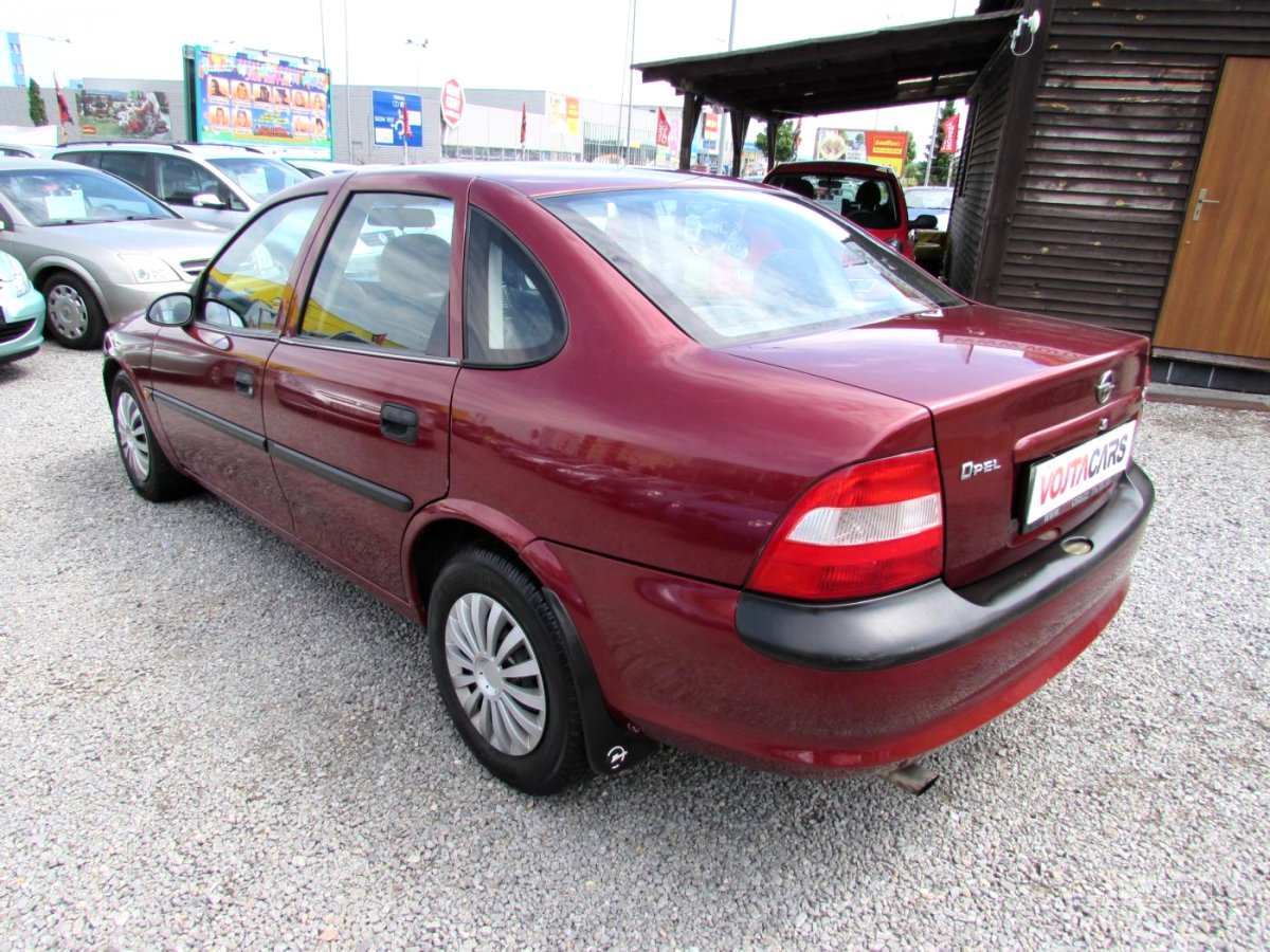 Opel Vectra, 1996 - pohled č. 5