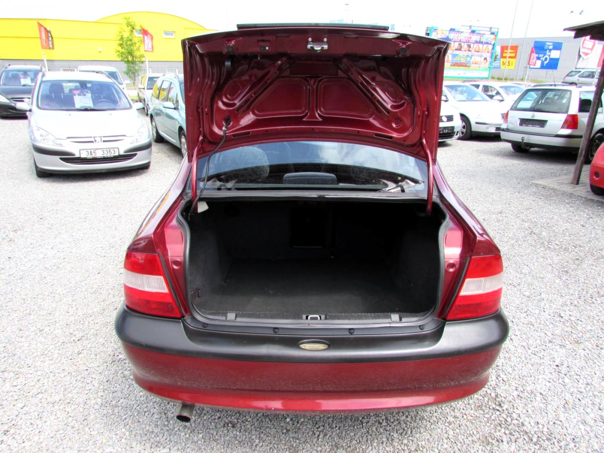 Opel Vectra, 1996 - pohled č. 9