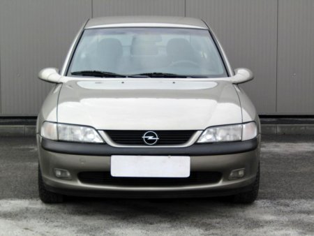 Opel Vectra, 1998 - pohled č. 2