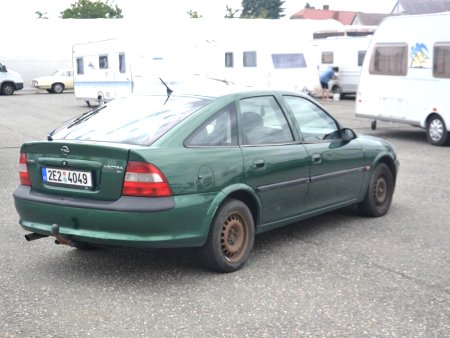 Opel Vectra, 1997 - pohled č. 2