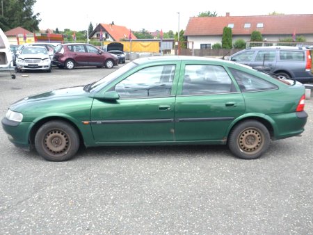 Opel Vectra, 1997 - pohled č. 3
