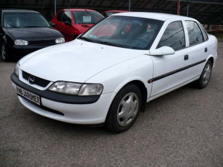 Opel Vectra, 1998 - pohled č. 2