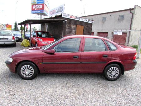 Opel Vectra, 1996 - pohled č. 4