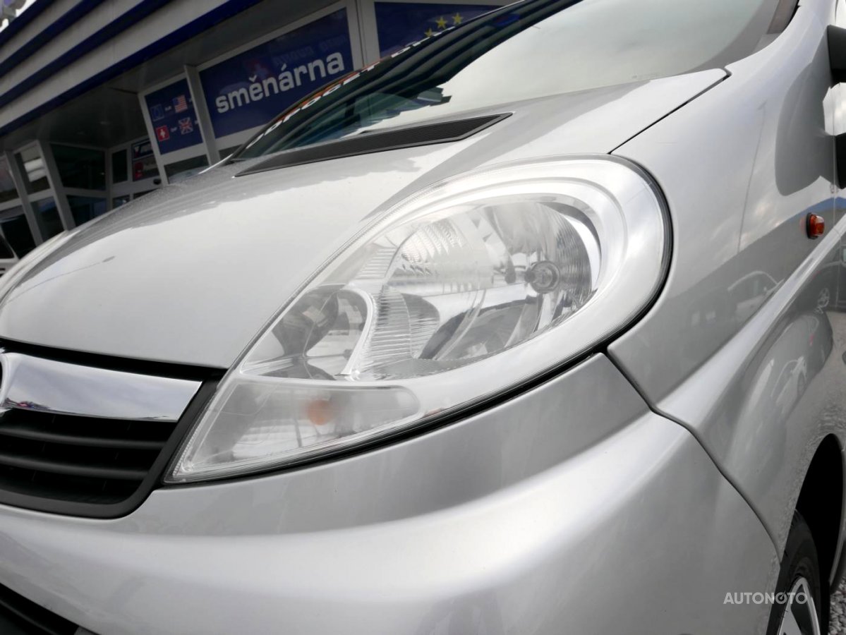 Opel Vivaro, 2011 - pohled č. 2