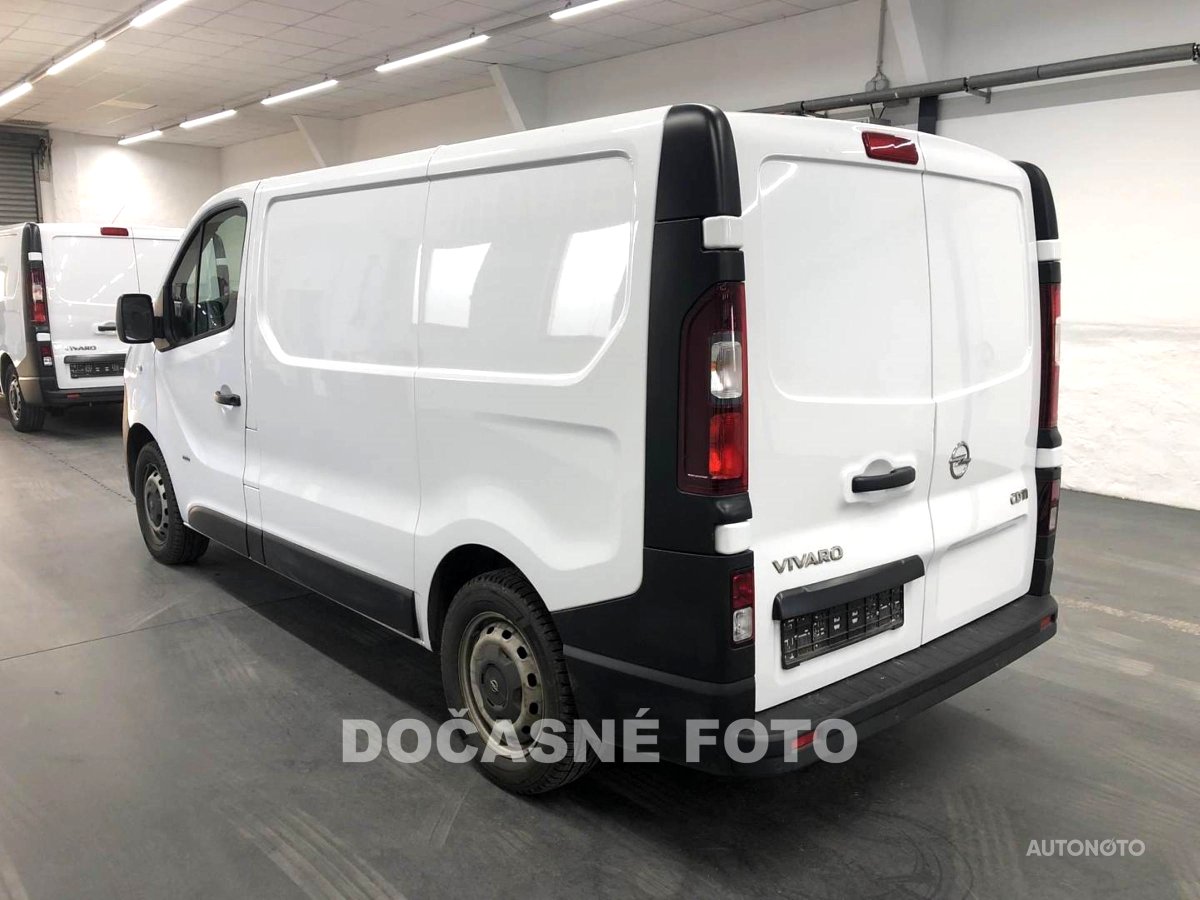 Opel Vivaro, 2017 - pohled č. 2