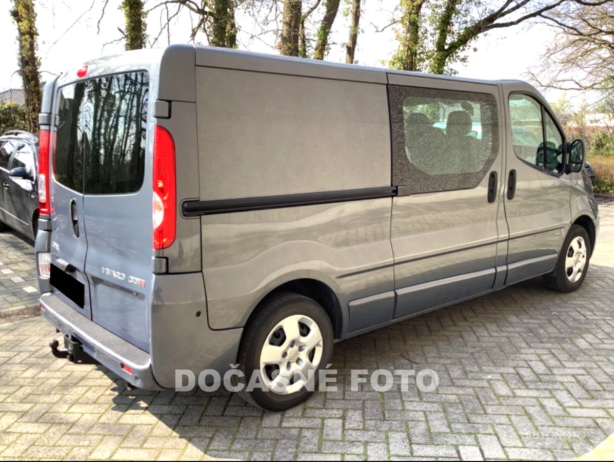 Opel Vivaro, 2013 - pohled č. 3