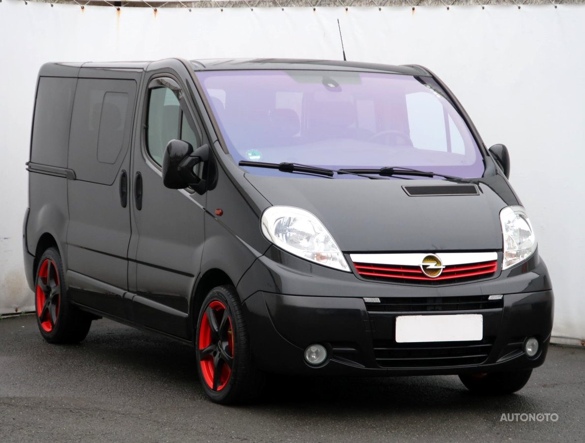 Opel Vivaro, 2011 - celkový pohled