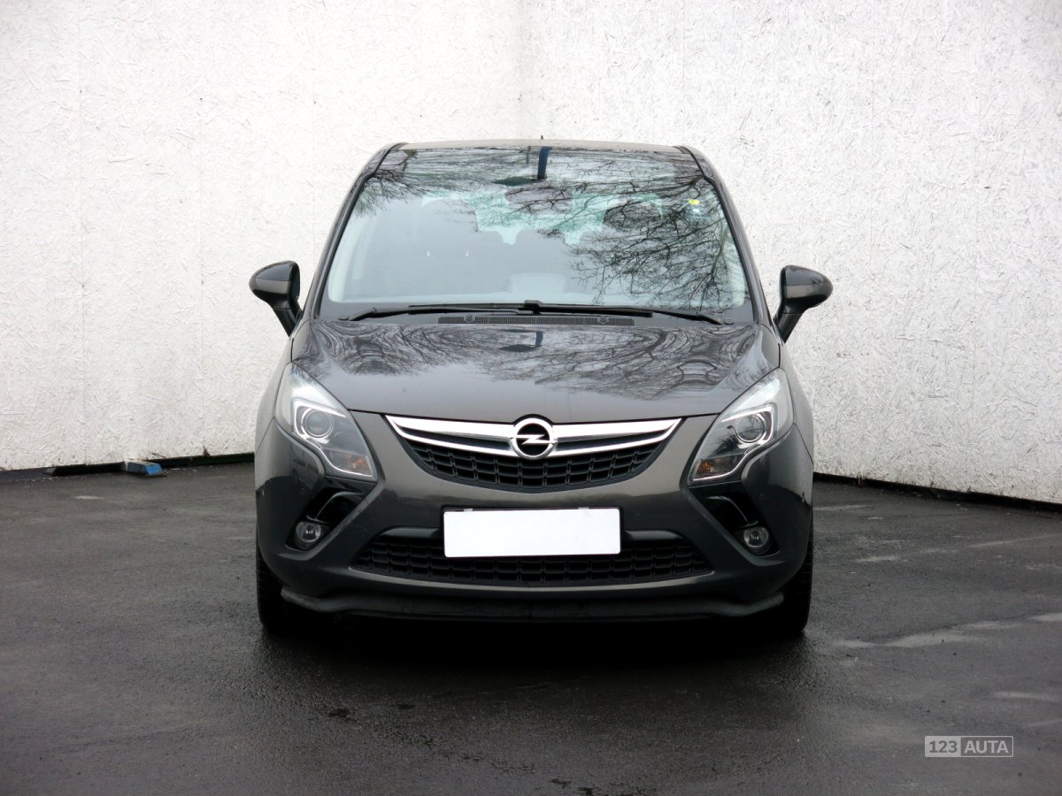 Opel Zafira Tourer, 2014 - pohled č. 2