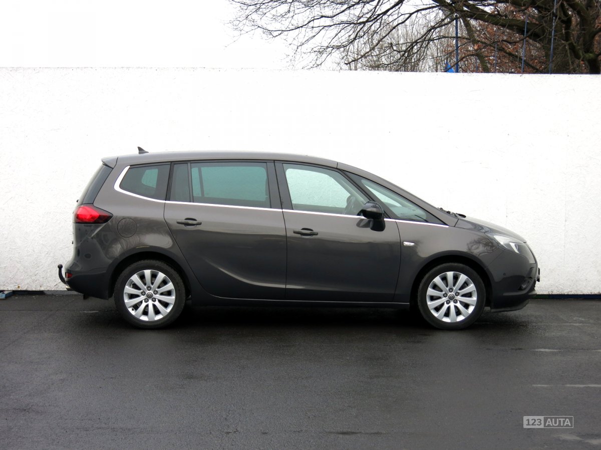 Opel Zafira Tourer, 2014 - pohled č. 8