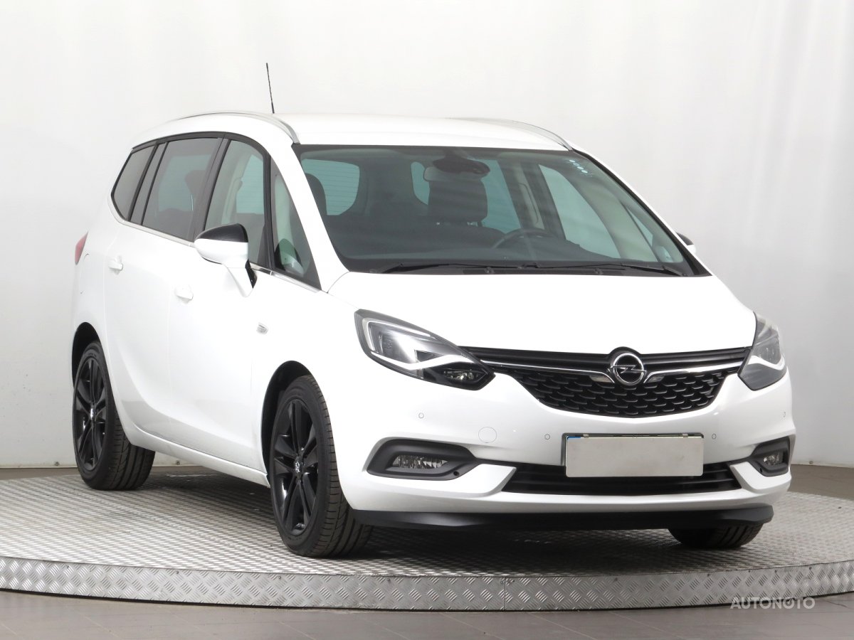 Opel Zafira Tourer, 2018 - celkový pohled