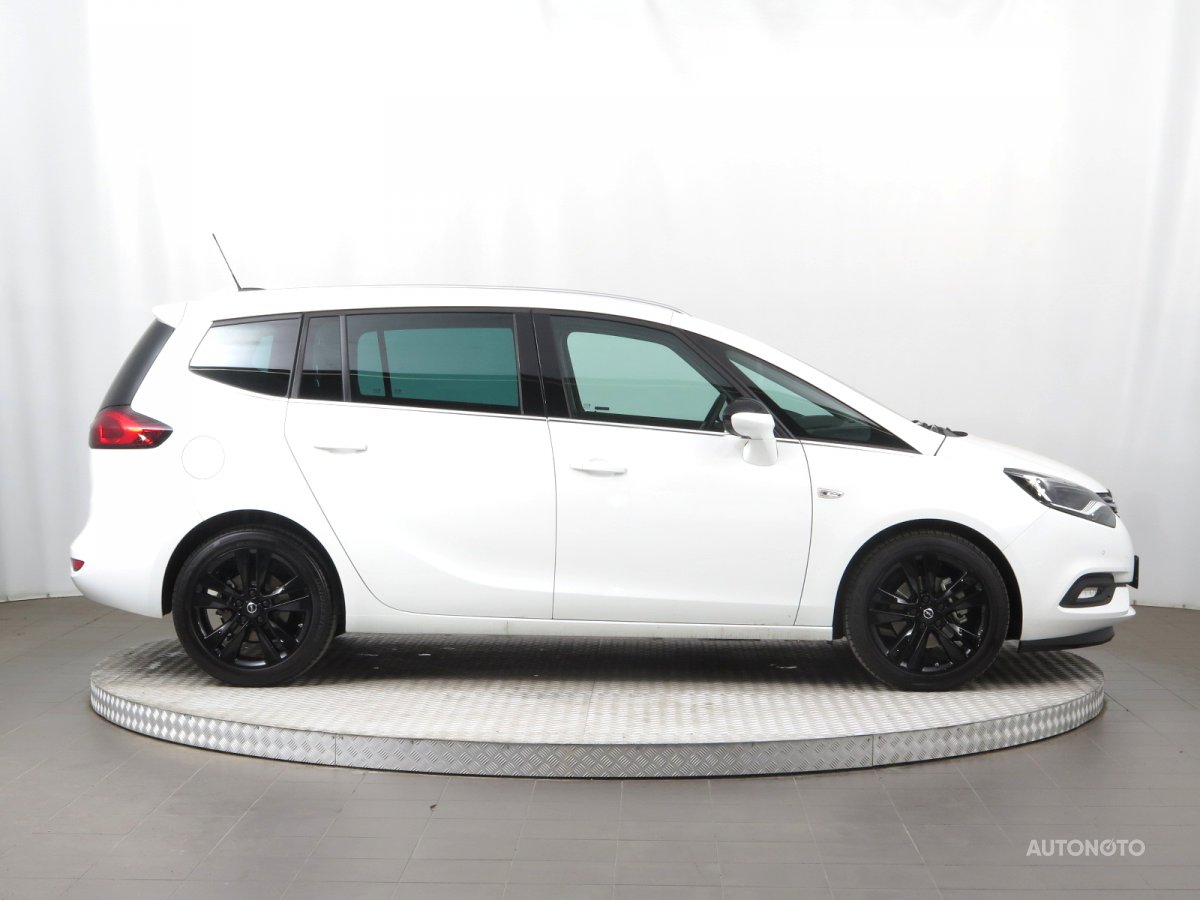 Opel Zafira Tourer, 2018 - pohled č. 8