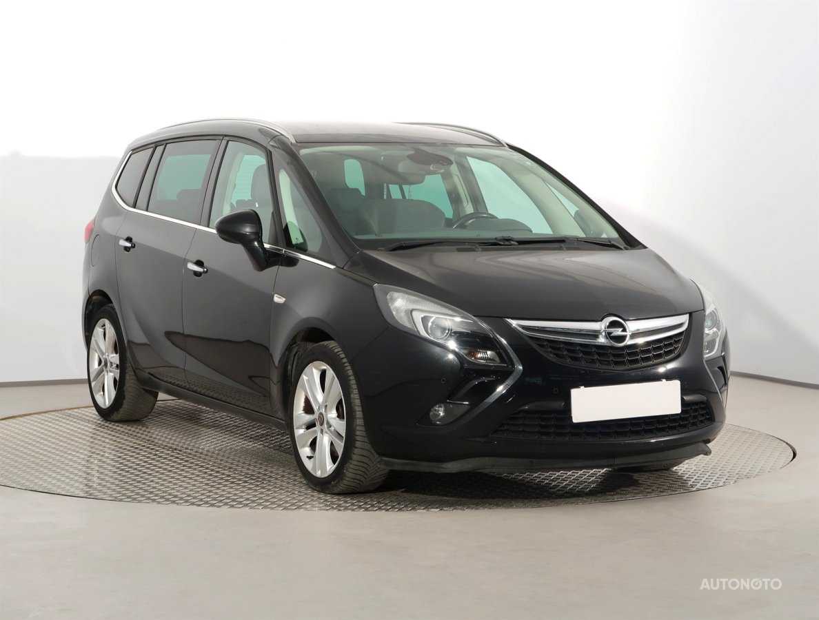 Opel Zafira Tourer, 2012 - celkový pohled