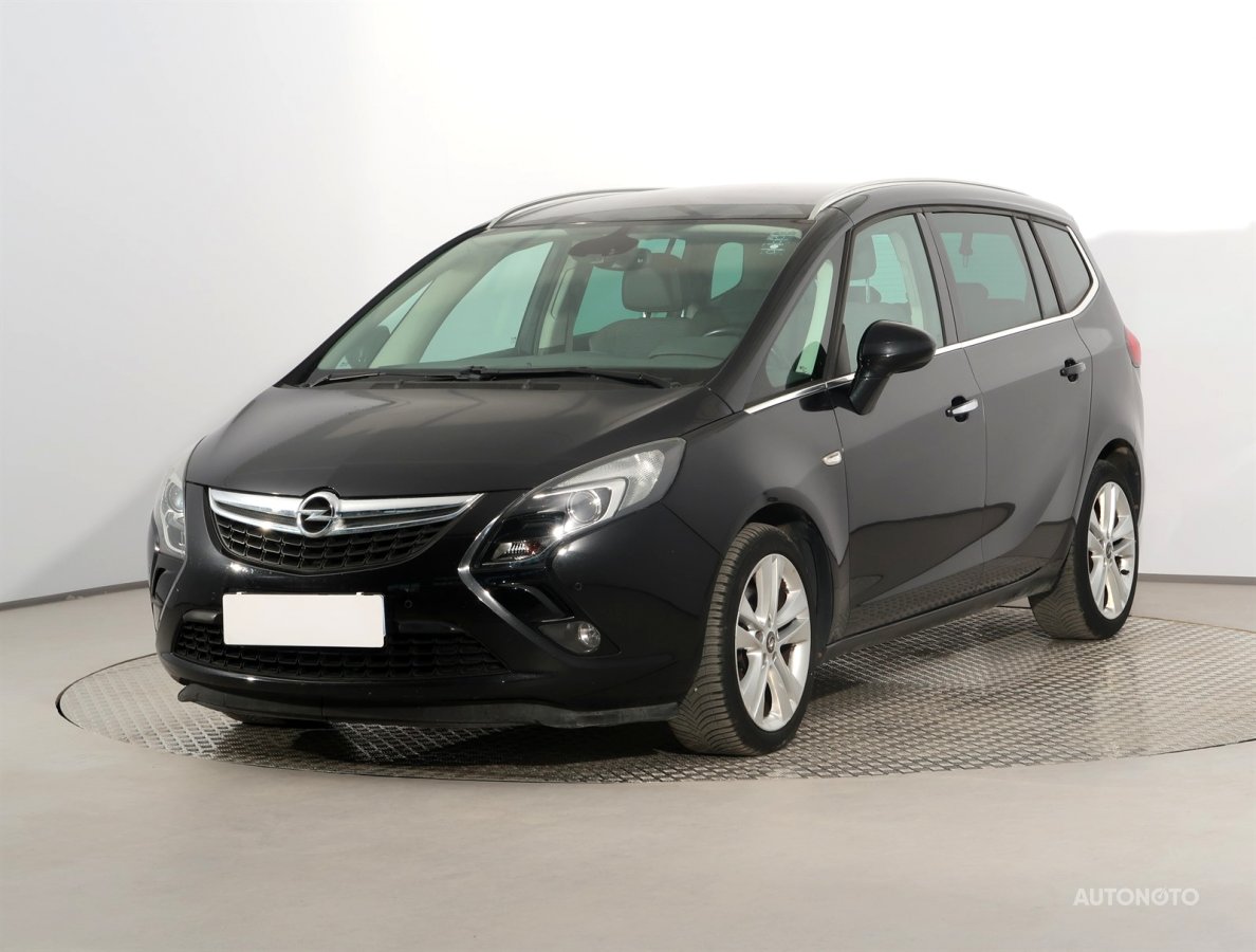 Opel Zafira Tourer, 2012 - pohled č. 3