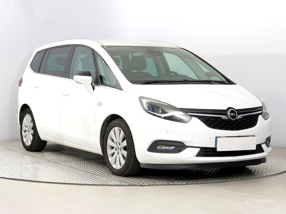 Opel Zafira Tourer, 2017 - celkový pohled