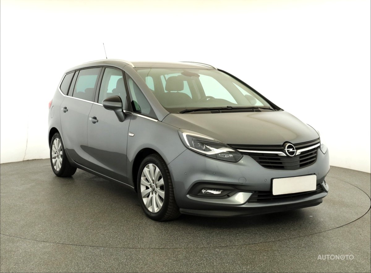 Opel Zafira Tourer, 2019 - celkový pohled