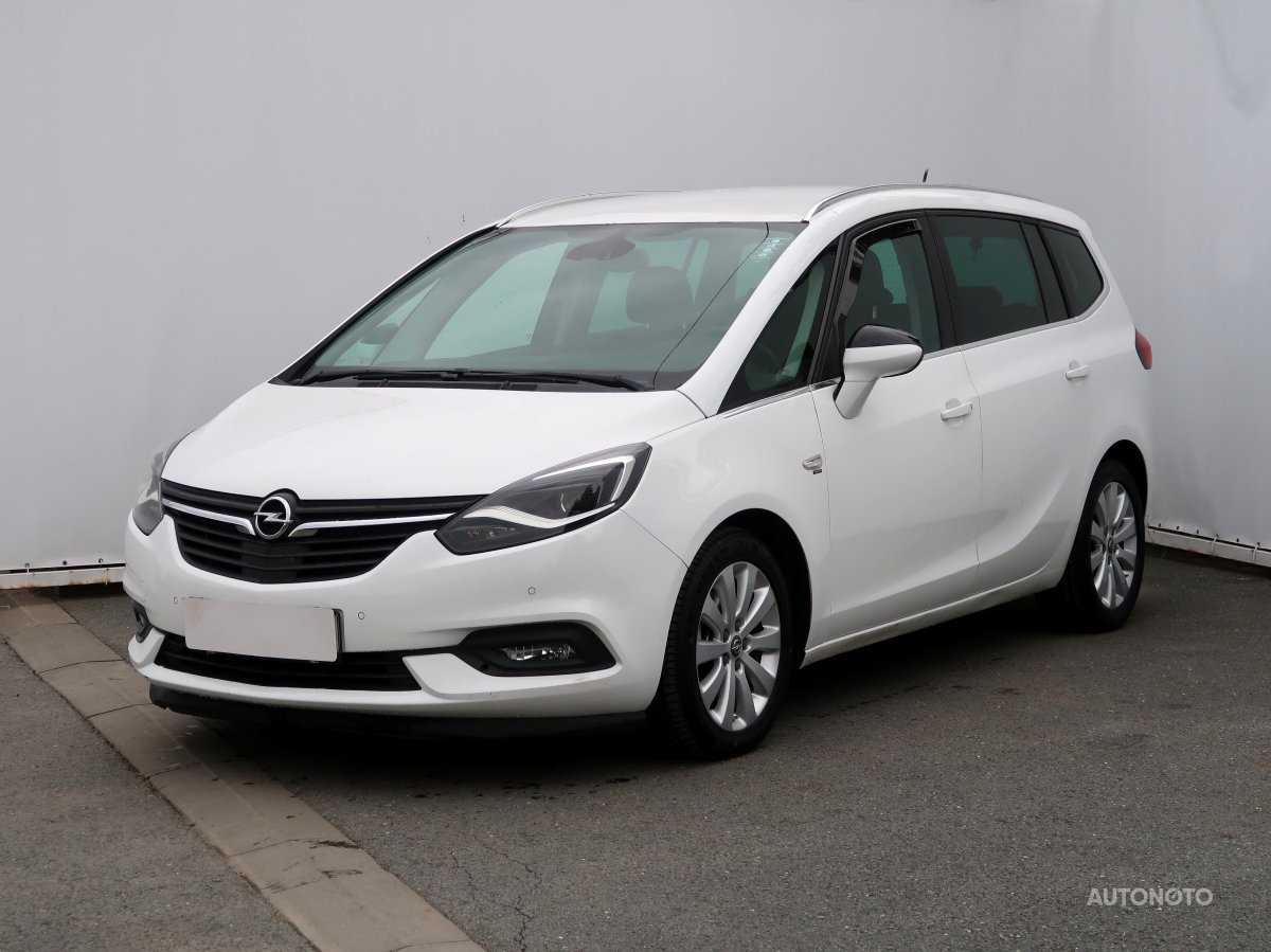 Opel Zafira Tourer, 2016 - pohled č. 3