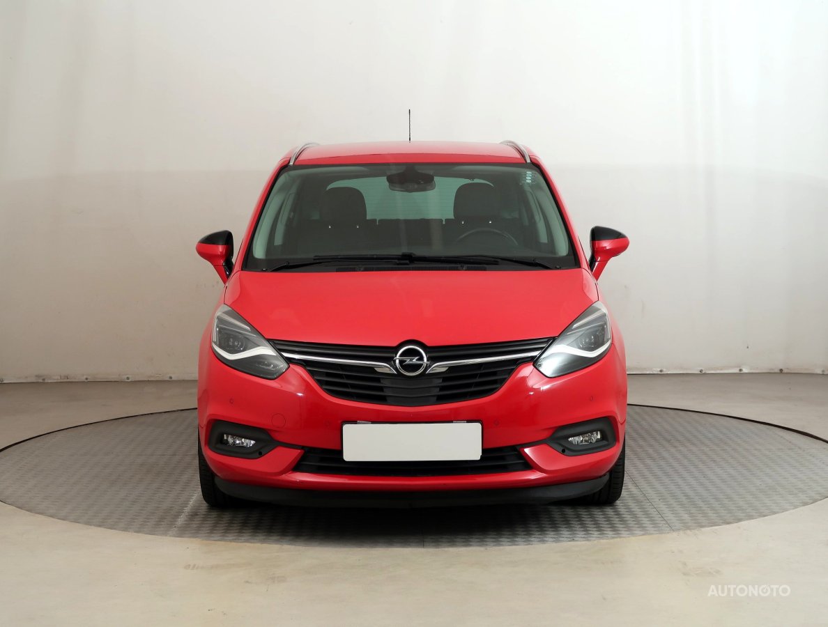 Opel Zafira, 2018 - pohled č. 2
