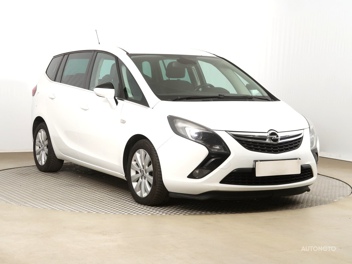 Opel Zafira Tourer, 2016 - celkový pohled