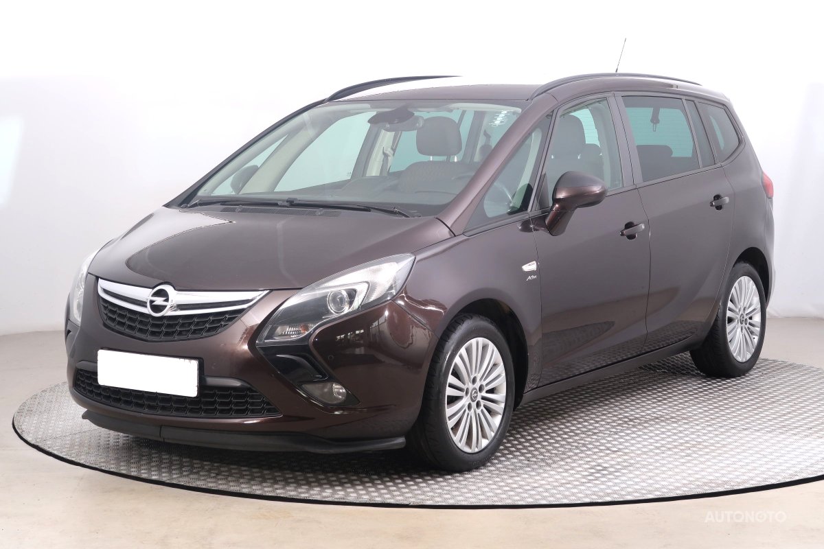 Opel Zafira Tourer, 2014 - pohled č. 3