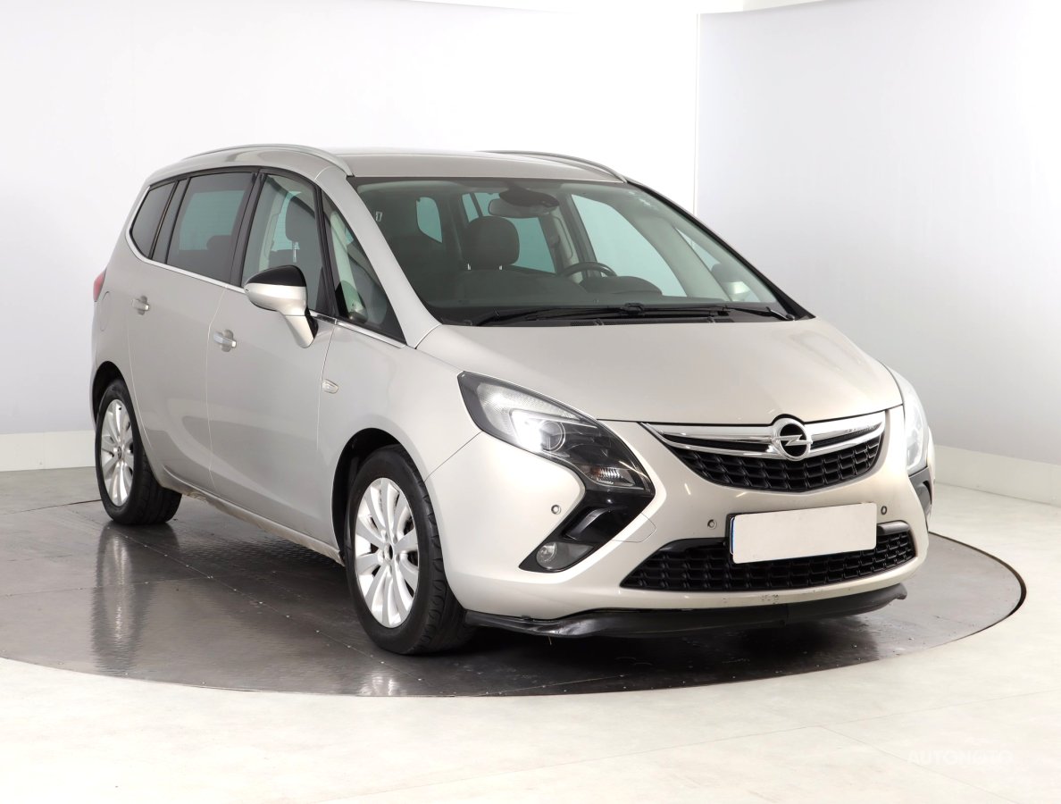Opel Zafira Tourer, 2012 - celkový pohled