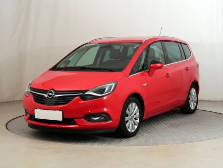 Opel Zafira, 2018 - pohled č. 3