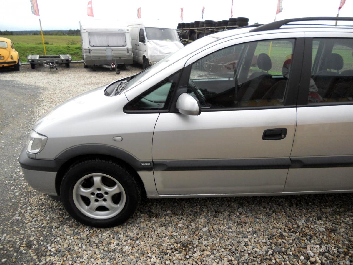 Opel Zafira, 2001 - pohled č. 10