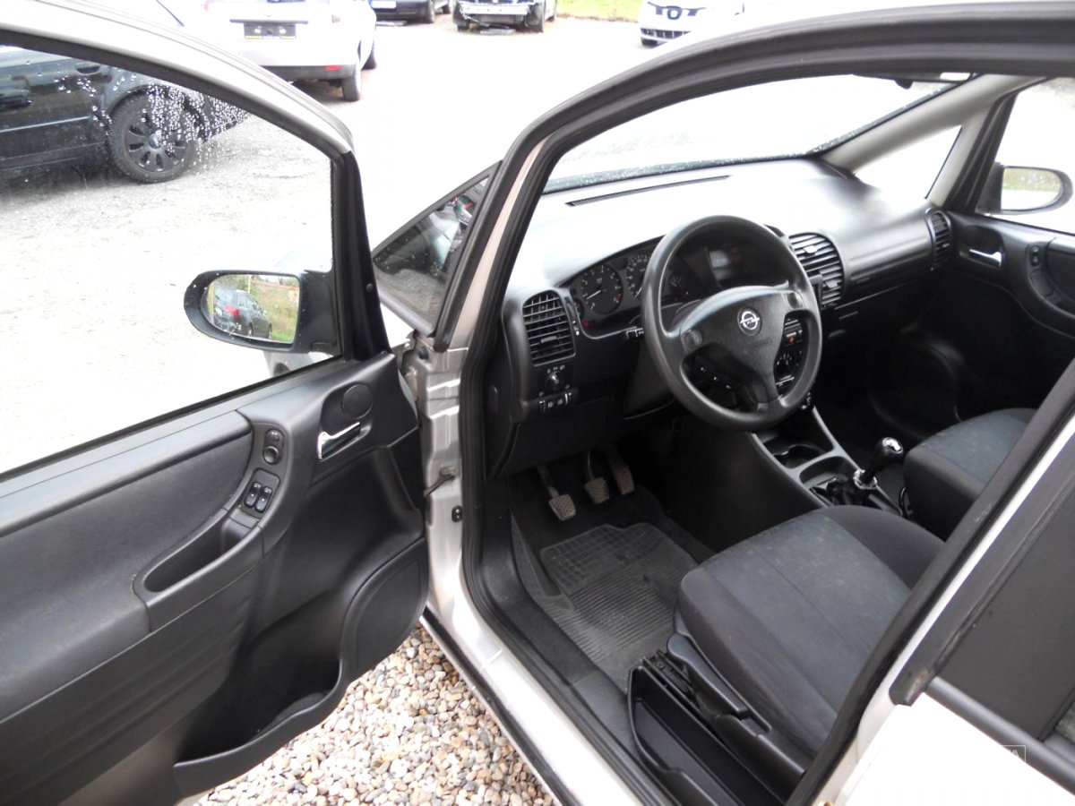 Opel Zafira, 2001 - pohled č. 11