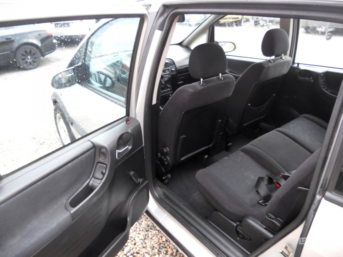 Opel Zafira, 2001 - pohled č. 15