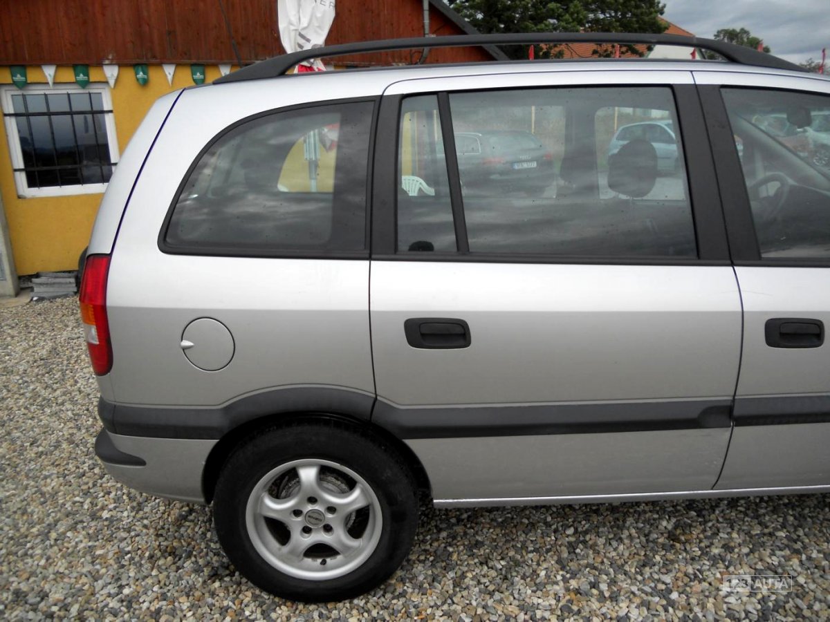 Opel Zafira, 2001 - pohled č. 5