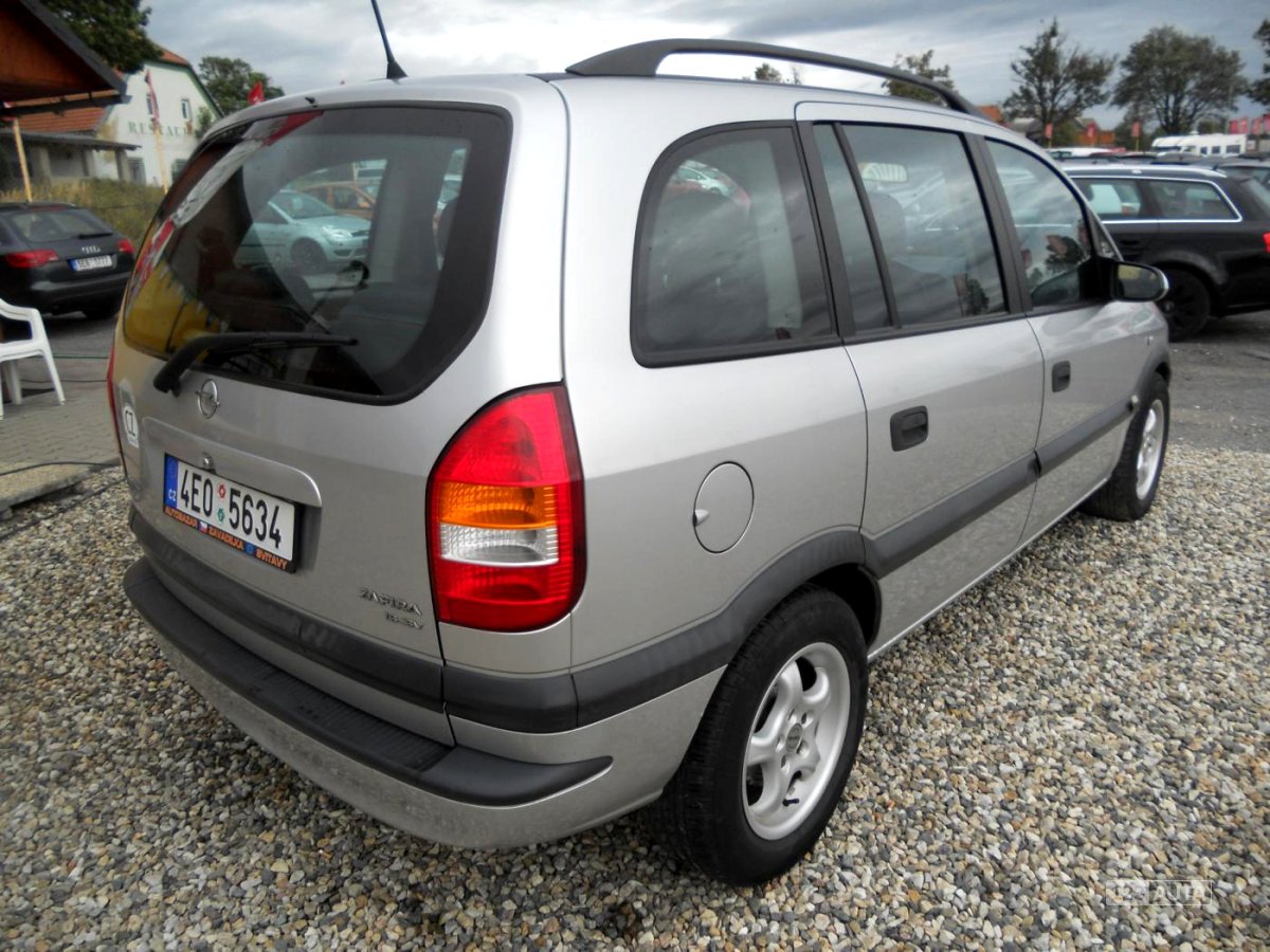 Opel Zafira, 2001 - pohled č. 6