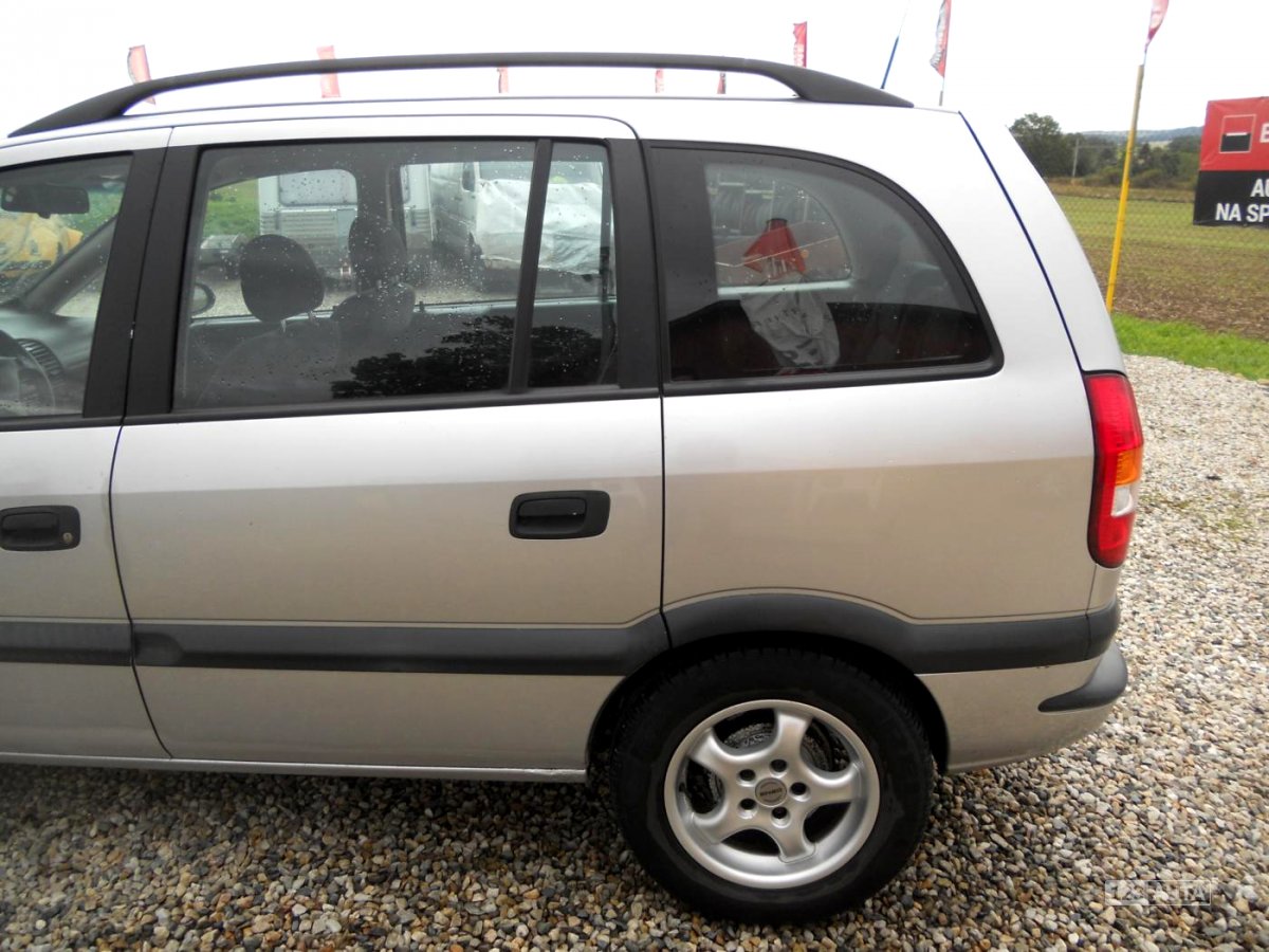 Opel Zafira, 2001 - pohled č. 9