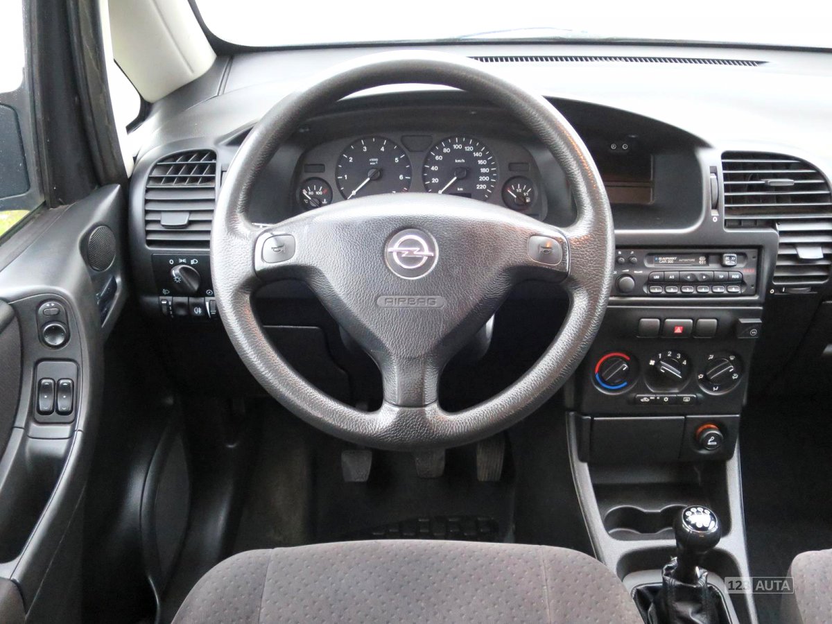 Opel Zafira, 2003 - pohled č. 9