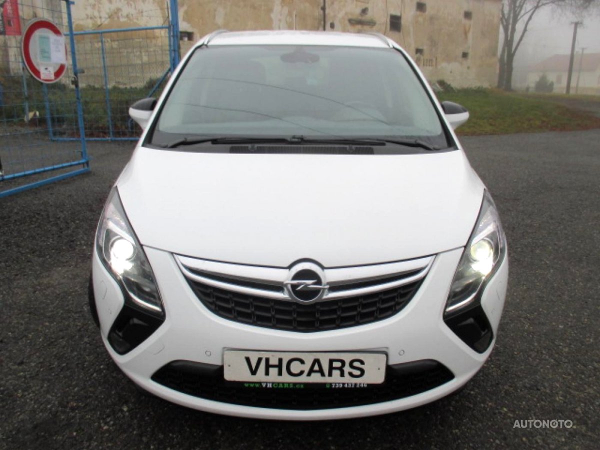 Opel Zafira, 2012 - pohled č. 3