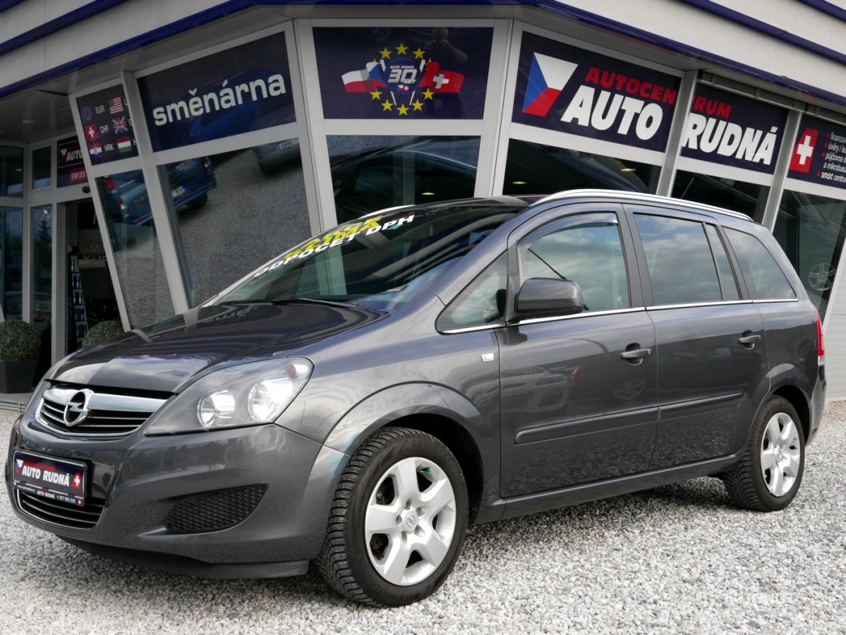 Opel Zafira, 2011 - celkový pohled