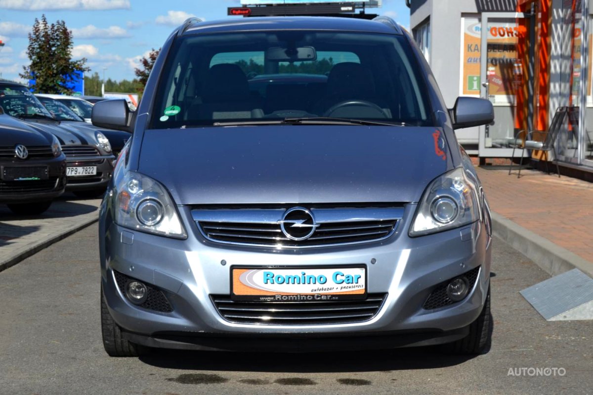 Opel Zafira, 2011 - pohled č. 2