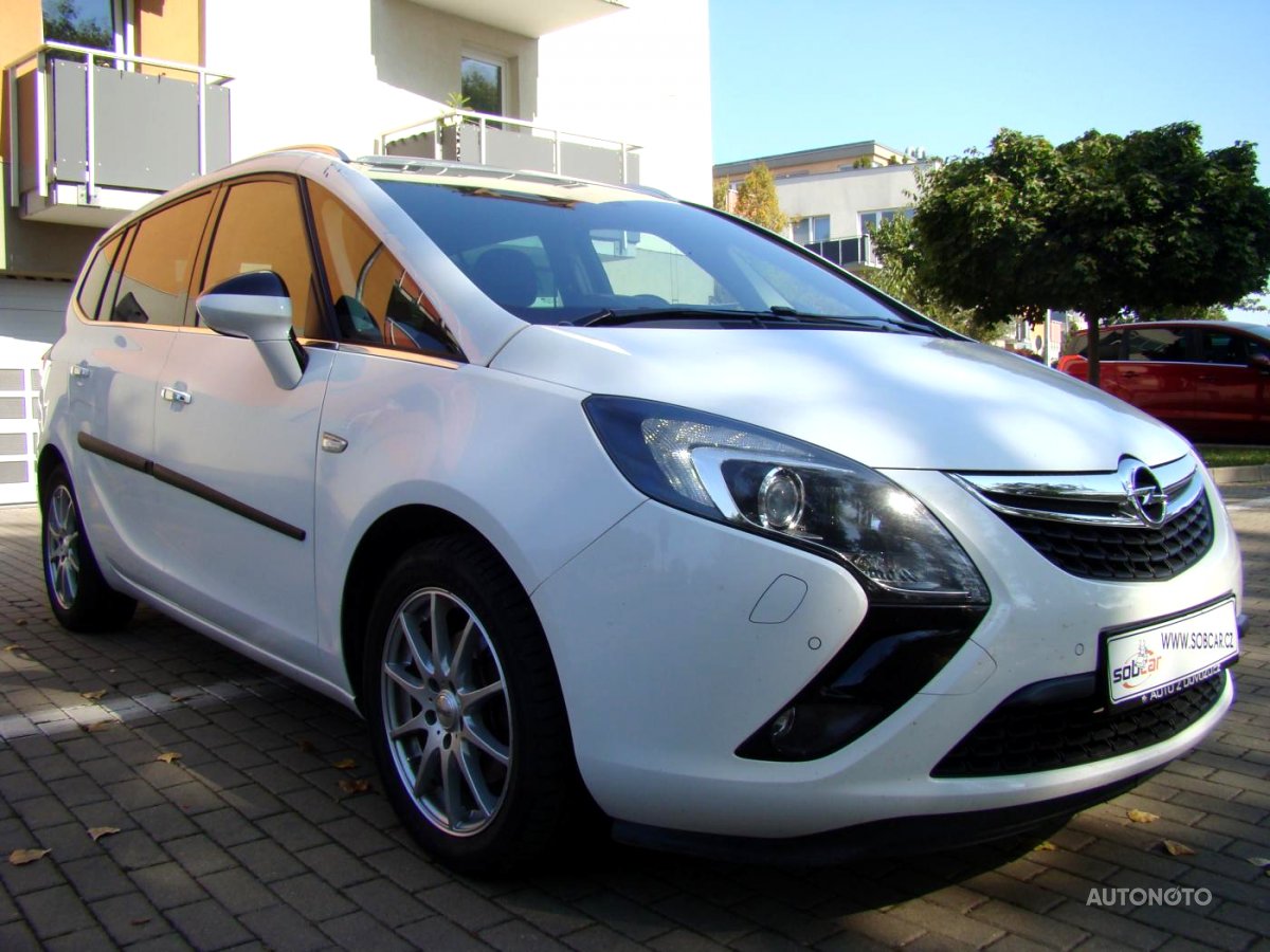 Opel Zafira, 2012 - pohled č. 2