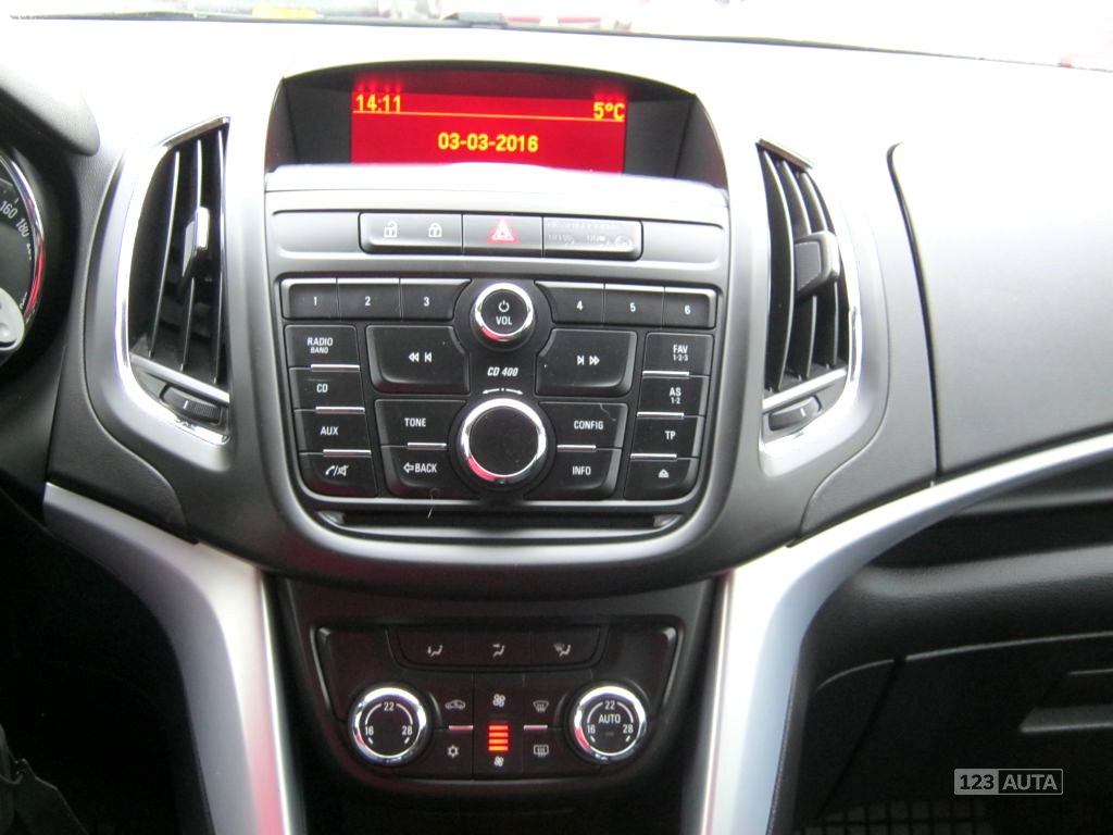 Opel Zafira, 2013 - pohled č. 12