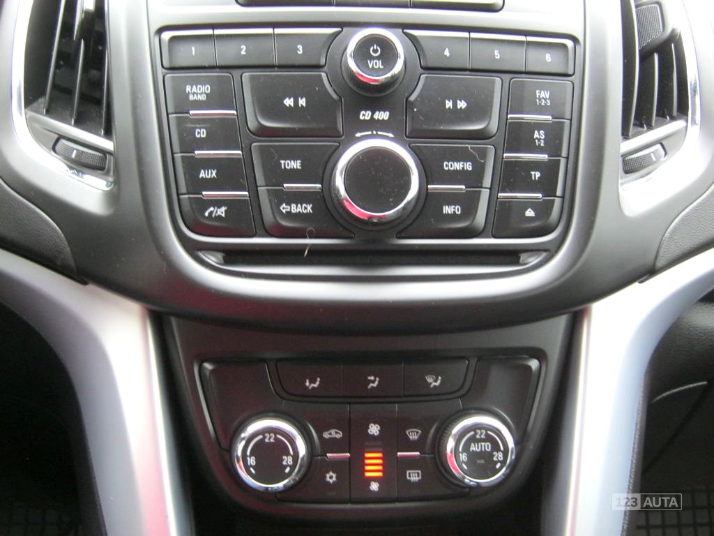 Opel Zafira, 2013 - pohled č. 14